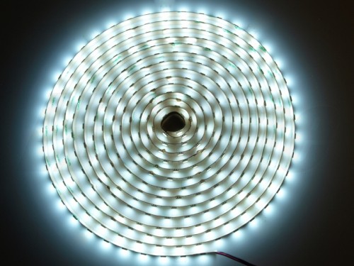 Przejdź do produktu ECO LIGHT Taśma 300 LED SMD 3528 24W IP20 6000K