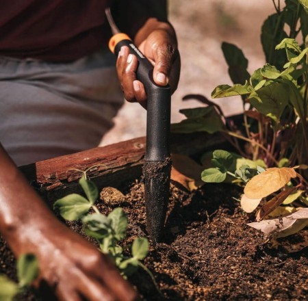 Pikownik_Fiskars_Solid_1057080_gfx_2