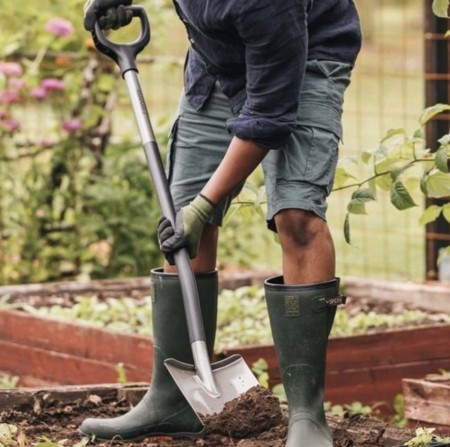 Szpadel_prosty_Fiskars_Ergonomic_1067512_gfx_2